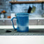MUG CERAMICA CON TAPA AZUL