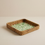 BANDEJA CUADRADA RATTAN RAIZ VERDE 21X21X4 CM