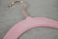 PERCHA TERCIOPELO ROSA (SET 5) 41 CM