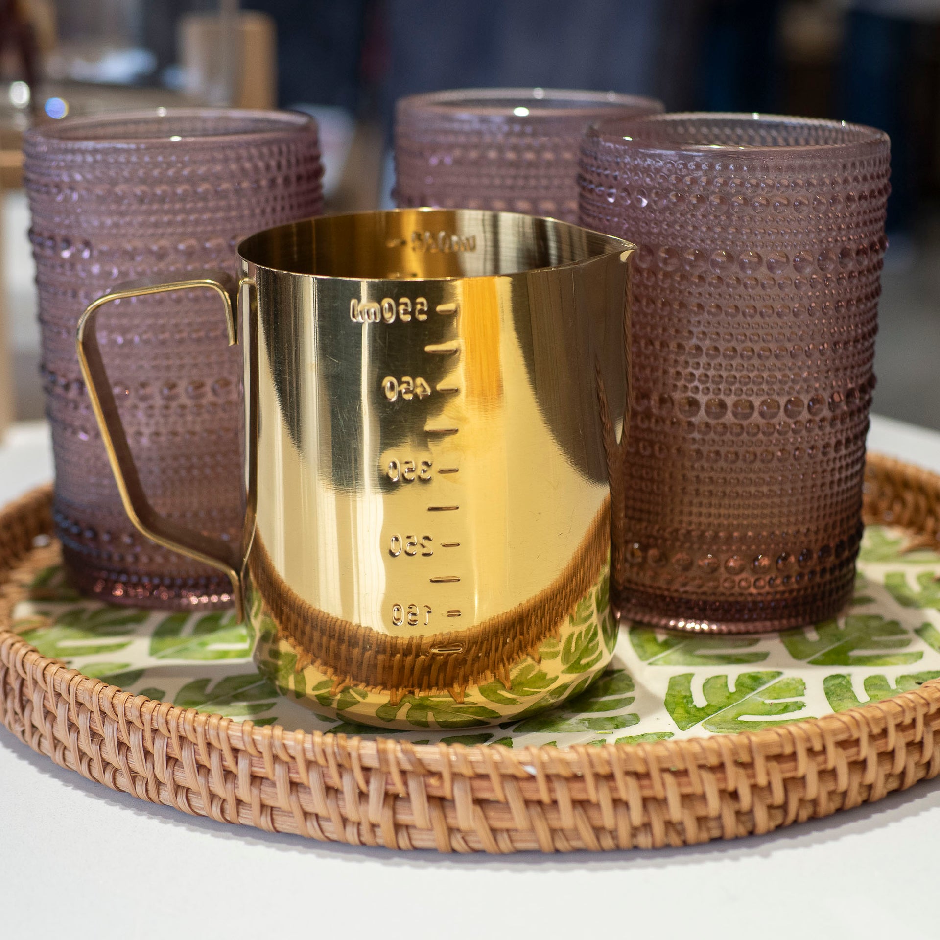 TAZA MEDIDORA DORADA 550 ML ACERO