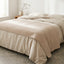 SET DE PIECERA SUPER KING CON DOS FUNDAS DE ALMOHADA