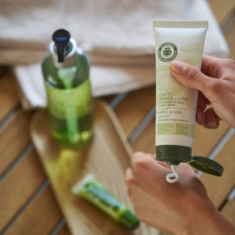 CREMA DE MANOS Y UÑAS CON ACEITE DE OLIVA 75 ML